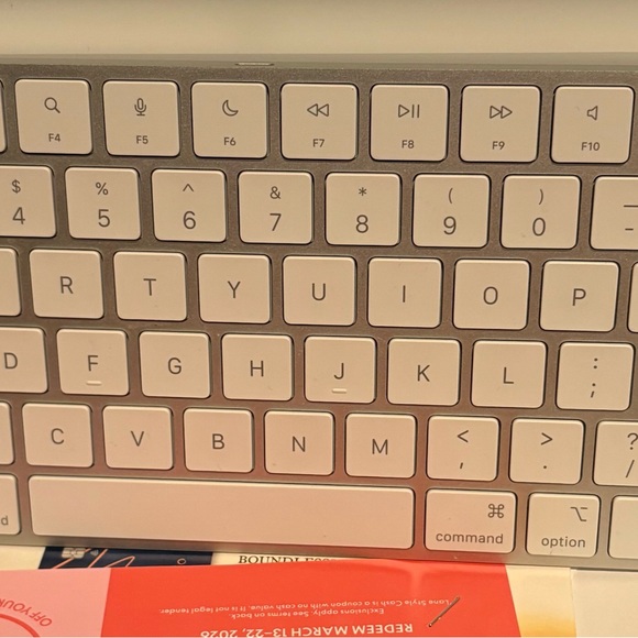 Apple Magic Keyboard - Picture 2 of 2